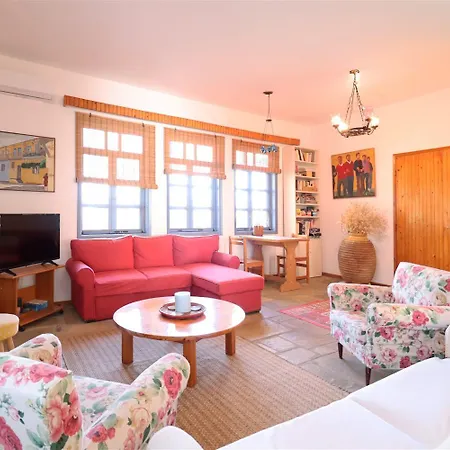 Adam Sea View Lejlighed *